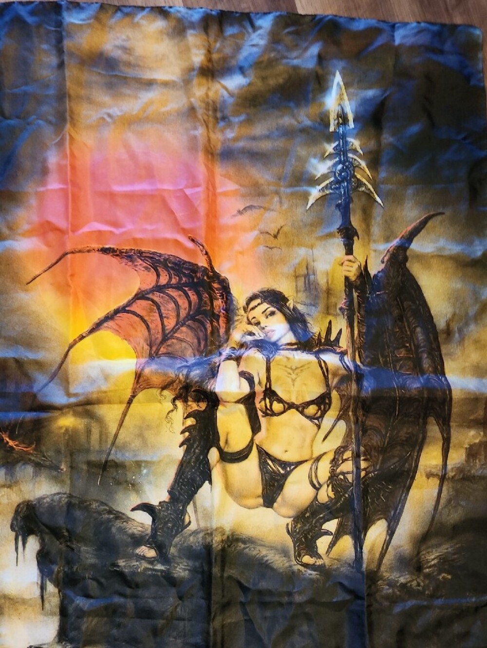 Luis Royo 2005 Gothic Fantasy Fabric Wall Tapestry Winged Warrior - Picture 3 of 8